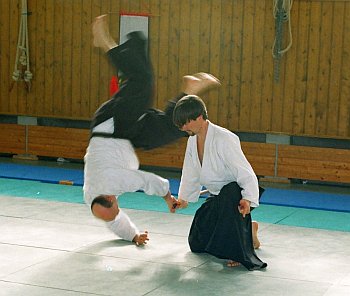 Lehrer Stephan mit Partner Gerhard beim Koshi-Nage